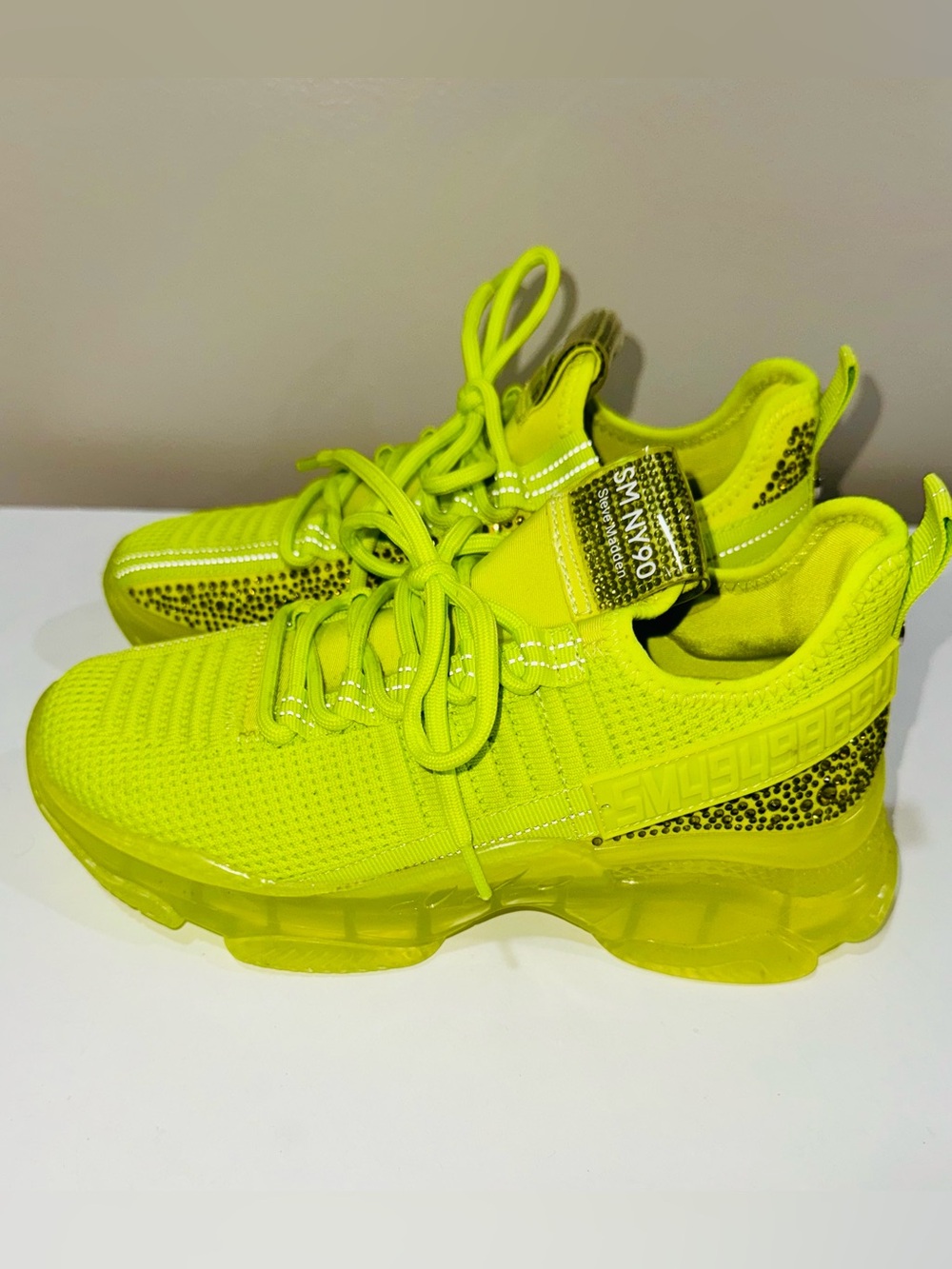 Steve Madden Neon Yellow Rhinestone Sneakers Women’s Size 6.5 | New Never Worn